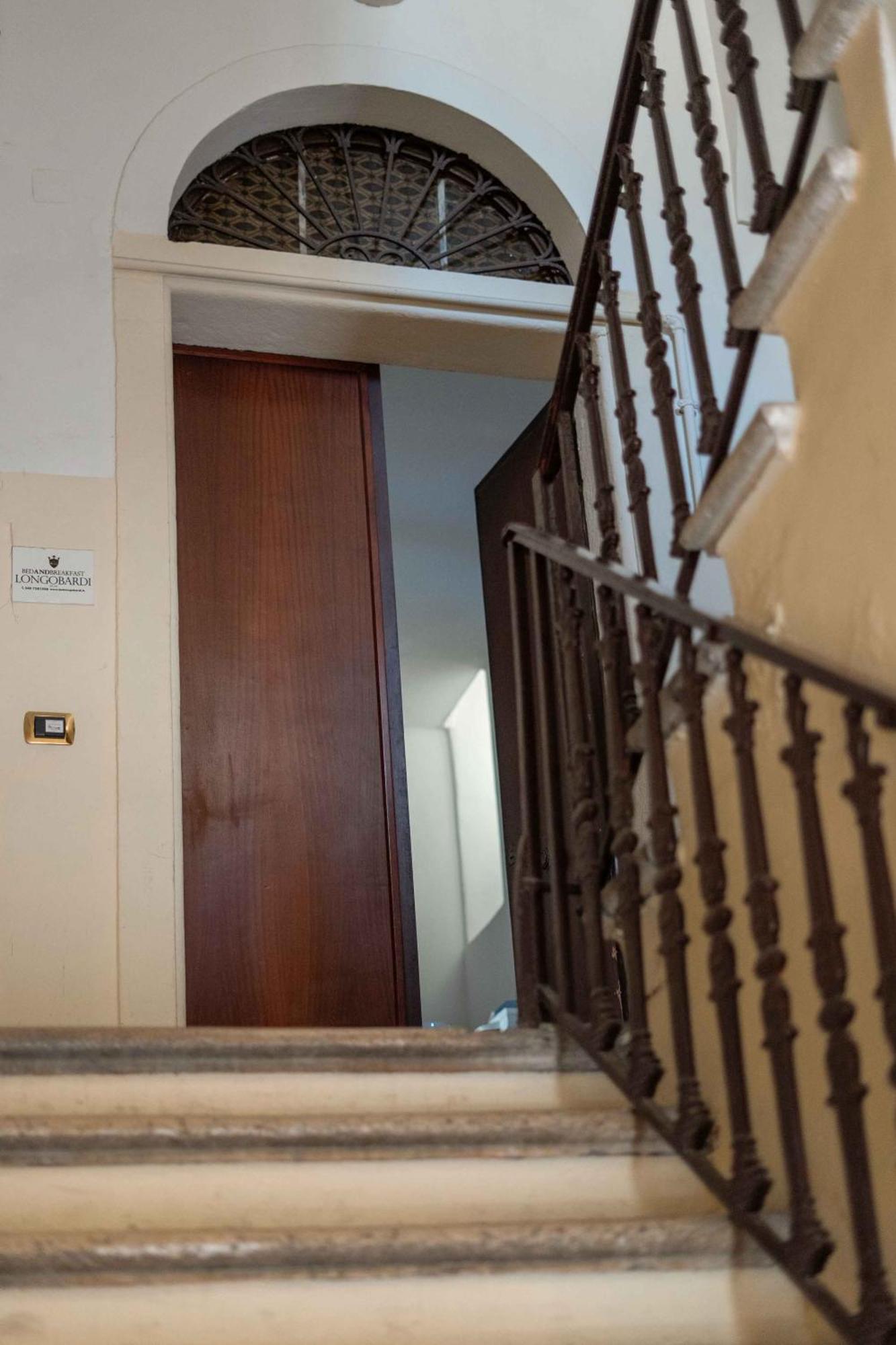 B&B Longobardi Трани Экстерьер фото