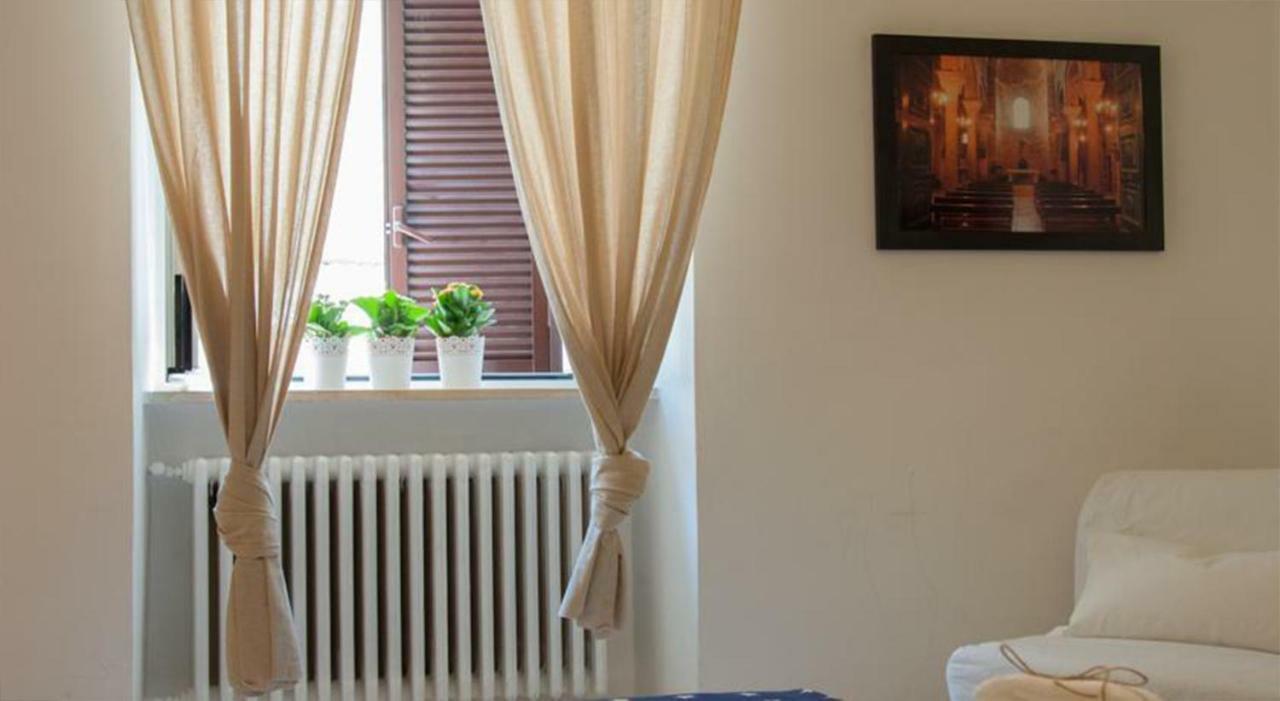 B&B Longobardi Трани Экстерьер фото